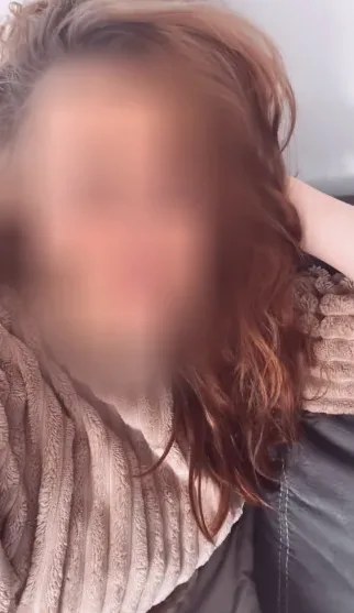 Andrea, 37