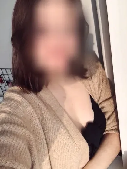 Julia, 30