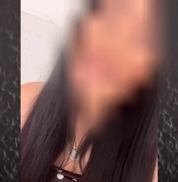 Lilly, 29