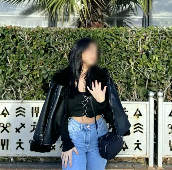 Miriam, 19