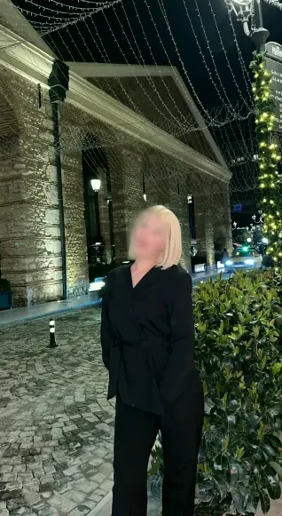 Nadine, 21