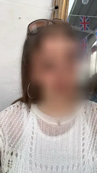 Nicole, 26