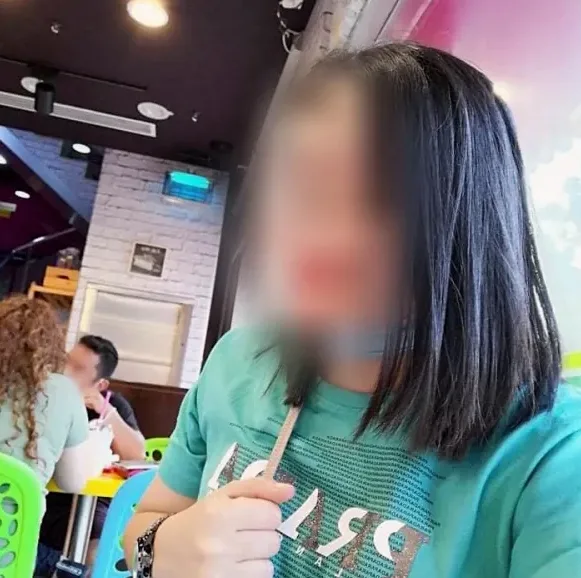 Nina, 37