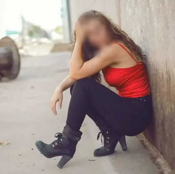 Yvonne, 37